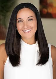 Laura Kunz's Instagram, Twitter & Facebook