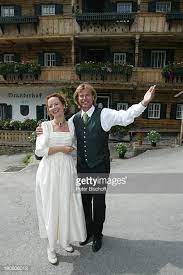 Ich habe fast alle cd's von ihm. Kayla On Twitter 07 11 Karina Thayenthal Als Braut Hansi Hinterseer Https T Co Hl3tlmsyz2 Oberaurach