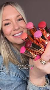 Sunday evening Live!! 🌸💫🙋🏼‍♀️ All the pinks and all the catch ups 🩷  This was one of my favourite lives!! Have a great start to your week xx  Here's the products: EYE