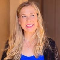 Kari Braun's Instagram, Twitter & Facebook