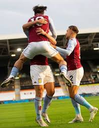 Penalti cometido por matthew cash (aston villa) con una mano dentro del área. Pin On Boleiros