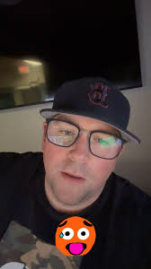 Behind the neck. That’s new. @chadisonair