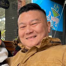 Robert Cau's Instagram, Twitter & Facebook