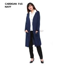 Busana atasan ini dibuat dari bahan spandek rayon yang mampu menyerap keringat dengan baik sehingga nyaman saat dipakai. Jual Monellina Fashion Cardigan Panjang Xxl Jumbo Murah Wanita Kekinian Online April 2021 Blibli