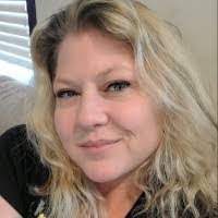 Stephanie Molnar's Instagram, Twitter & Facebook