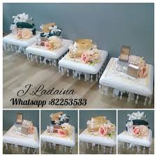 Idea gubahan dulang hantaran simple dan terkini. Buy Off White With Champagne Gold And Crystal Trimmings Gubahan Hantaran In Singapore Singapore 201 Wedding Stage Decorations Champagne Gold Stage Decorations