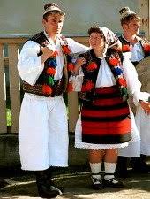 Mai romane romanas est une chanson populaire par corina chereches | crée tes propres vidéos tiktok avec la chanson mai romane romanas et explore 6 vidéos réalisées par des créateurs nouveaux et populaires. Cantecedechef Home Facebook