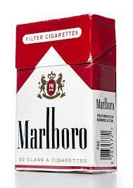 40+ Marlboro Paquete De Cigarrillos Fotografías de stock, fotos e imágenes  libres de derechos - iStock