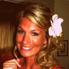 Amber Bays's Instagram, Twitter & Facebook