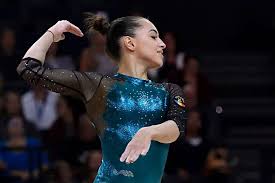 Galerie foto larisa, de la jignirile aduse de români după. Larisa Iordache On Twitter Stay Positive Keep Smiling Never Give Up