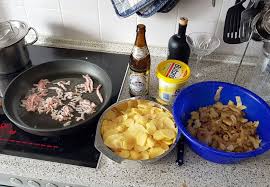 Nachster Schritt Chauvinistischer Problem Kompensation Lebensmittel Essen Schnitzel Bratkartoffeln