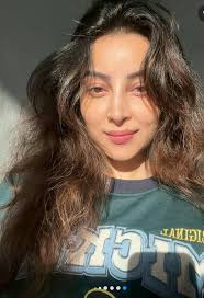 Role aside is arshi beautiful?? ពេញ JANIĐI OSF