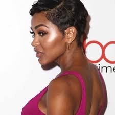 A cropped cut, side swept bangs, or pulled back hair can be a great choice for naturally curly hair. 30 It Girl Approved Short Haircuts For Fine Hair