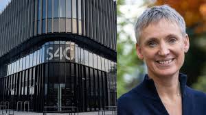 Cyn-weithwyr S4C yn 'hapus' wedi diswyddiad Sian Doyle