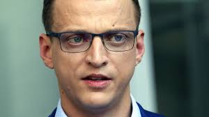 Miskolc polgármesteri hivatala közölte dr. Kemenyen Kezdett A Kriza Akos Jeloltseget Atvevo Alakszai Zoltan Infostart Hu