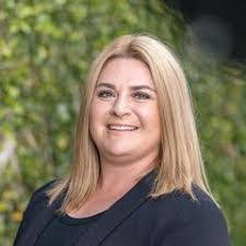 Christine Visser's Instagram, Twitter & Facebook