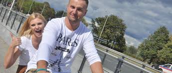 Ostatnio przeprowadziliśmy się do mieszkania. Vancouver Zdobyl Warszawe Pomogla Im Carla Sonre Kim Jest Ta Dziewczyna Super Express Wiadomosci Polityka Sport