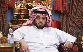 ولد تركي بن عبد المحسن بن عبد اللطيف آل الشيخ في الرياض، المملكة العربية السعودية، في 4 سبتمبر من عام 1981، لأسرة ذات ارتباطات بالأسرة المالكة احتل عدد من أفرادها مناصب رفيعة في المملكة، كان والده. Ø´Ø§Ù‡Ø¯ ØªØ±ÙƒÙŠ Ø¢Ù„ Ø§Ù„Ø´ÙŠØ® ÙˆÙ‡Ùˆ Ø·ÙÙ„ ØµØºÙŠØ± ÙˆØµÙˆØ±Ø© Ù‡Ø°Ø§ Ø§Ù„ÙÙ†Ø§Ù† ØªØ¸Ù‡Ø± Ù…Ø·Ø¨ÙˆØ¹Ø© Ø¹Ù„Ù‰ Ù…Ù„Ø§Ø¨Ø³Ù‡ Ø§Ù„Ù…ØµØ±ÙŠÙˆÙ†