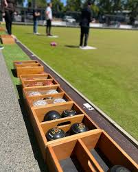 An awesome afternoon out at @elmwoodparkbowls with the NZ Sotheby's  Christchurch team for our Kickstart 2025 event + Quarterly & Annual awards  🏆🍾 Team Lines were stoked to receive two awards: 🥉