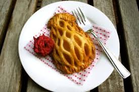 Letnij Obed Ili Kakporazitsvekrov Vzyat 4 Krupnyh Perca Raznyh Cvetov Luk Shalot Chesnok Na Olivkovom Masle Estestven Hot Dog Buns Food Dog Bun