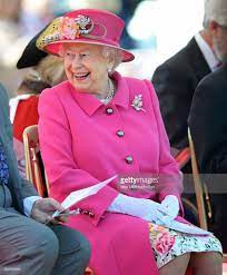 Queen Elizabeth Ii Attends The Opening Of The Alexandra Gardens Queen Elizabeth Queen Elizabeth Ii Elizabeth Ii