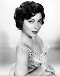 Black American Actress With Short Hair American Actress Ava Gardner Circa 1945 Short Hair Styles 1940s Hairstyles Hair Styles