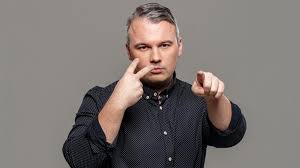 Dombóvári istván egy közleményt adott ki a házasságáról, amiből kiderült minden, ami az elmúlt években történt velük. Dombovari Istvant A Konkurencia Csabitotta Megis Maradt Az Rtl Klubon 24 Hu