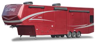 The ultimate 5th wheel connection is the lightest and most affordable way to connect your 5th wheel trailer to your short bed or long bed truck. Build Luxe Toy Hauler