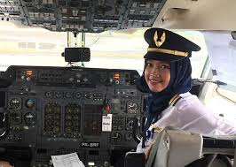 Lalu, sebetulnya berapa gaji profesi pilot di indonesia? Student Pilot Uniform Student Pilot Female Pilot Pilot Uniform