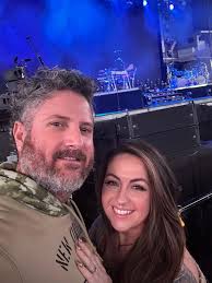 Amanda Applegate updated her profile picture.