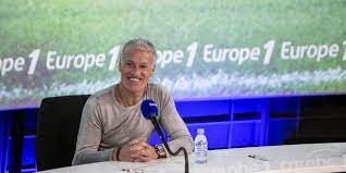 Didier claude deschamps (born 15 october 1968) is a french former professional footballer who has been manager of the france national team since 2012. Didier Deschamps Sur Ses Dents Et Son Nouveau Sourire En Tant Que Selectionneur Il Y A Un Cote Representatif Qui Est Important