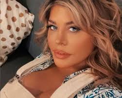 (c) 2021 bdlp music licentieri & management: Loredana Intr Un Costum De Baie Cu Un Decolteu Generos Artista Isi Petrece Primele Zile Din 2021 Pe Plajele Din Mexic