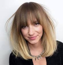 Hindari gaya rambut yang terlalu pendek akan membuat telinga anda terlihat besar. 5 Gaya Rambut Yang Cocok Untuk Si Dahi Lebar