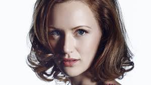 Halt and Catch Fire: See the Creation of Chat Rooms