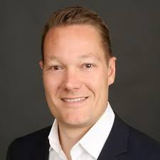 As the leading provider of smart financing, software products and digital solutions for the property sector and related industries we support our clients on three continents with our finance expertise and managing real estate projects. Philipp Dieterich Wechselt Zur Aareal Bank Magazin Pressesprecher