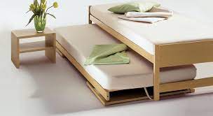 Das beste minimalistische bett ganz einfach selber bauen diy. Unser Ausziehbett On Top Ausziehbett Ausziehbares Gastebett Gastebett