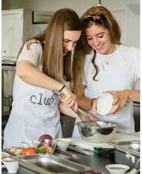 Publica gratis tu anuncio de cursos de cocina en pamplona. Familian Adultos Talleres Cocina Sisters And The City