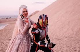 Maybe you would like to learn more about one of these? Gokil Cowok Malaysia Ini Prewedding Pakai Baju Kamen Rider Dewiku Com