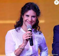 Leurs parcours académiques multidimensionnels, apolline de malherbe et son compagnon mènent sans difficulté leur émission sur bfmtv. Apolline De Malherbe Maman D Une Petite Fille Qui S Appelle Purepeople