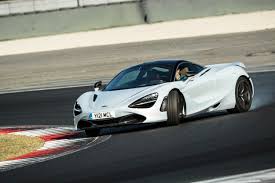 The mclaren 720s is the sort of supercar that wows at all speeds, proving a delight both on the track and on the street. Fahrbericht Mclaren 720s Radicalmag