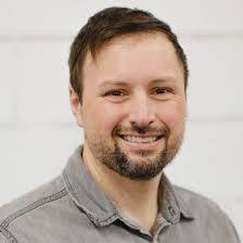 Lara Page's Instagram, Twitter & Facebook