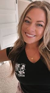 Nicolette Hampton's Instagram, Twitter & Facebook