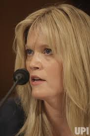 Photo: FORMER WHITE HOUSE POLITICAL DIRECTOR SARA TAYLOR TESTIFIES IN  WASHINGTON