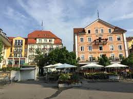 Bringing together elegance and luxurious comfort, hotel reutemann seegarten is a refined hotel which offers an indoor and outdoor pool, charming garden. Hotels Reutemann Seegarten Und Anbau Mit Pool Gelb Picture Of Hotel Reutemann Und Seegarten Lindau Tripadvisor