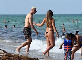 La modelo australiana sarah kohan ha dejado de seguir en redes sociales a chicharito, lo que sumado a su vuelta a australia, casi confirma su ruptura. Chicharito Disfruta De Sus Vacaciones Junto A La Modelo De Instagram Sarah Kohan Foto 9 De 9 Marca Com