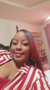 Hi, I'm Amanda I am a single mother with 4 kids. 3 are over 18 and I have a  9 year old girl! I am a grandma of 2 I live in