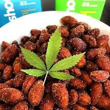 Check out what some smokers from all over the world eat as healthy munchies after smoking weed, thanks to marijuana.com, highexistence and the stoner's cookbook: 7 Best Stoner Snacks Chosen By Cannabis Chefs Cannabis News Canada