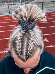 If you're feeling limited on hairstyles for your short haircut or bob, try one of these cute, easy ponytails that look perfect on shorter hair. Pin On Hair