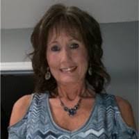 Mary Ruhl's Instagram, Twitter & Facebook