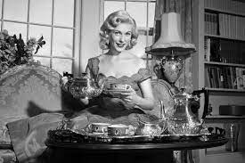 Hostess Etiquette: Your Guide To Being A Proper Hostess | Southern Living